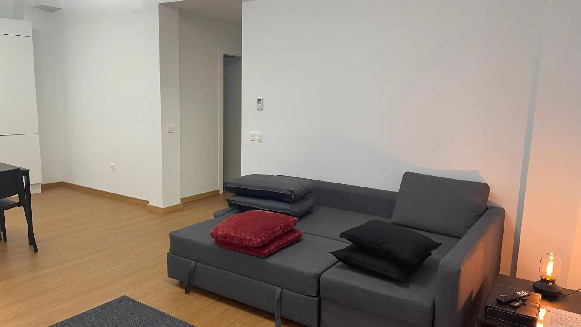 Apartamento Calle Rodrigo De Triana Con Opcion De Parking Seville Spain
