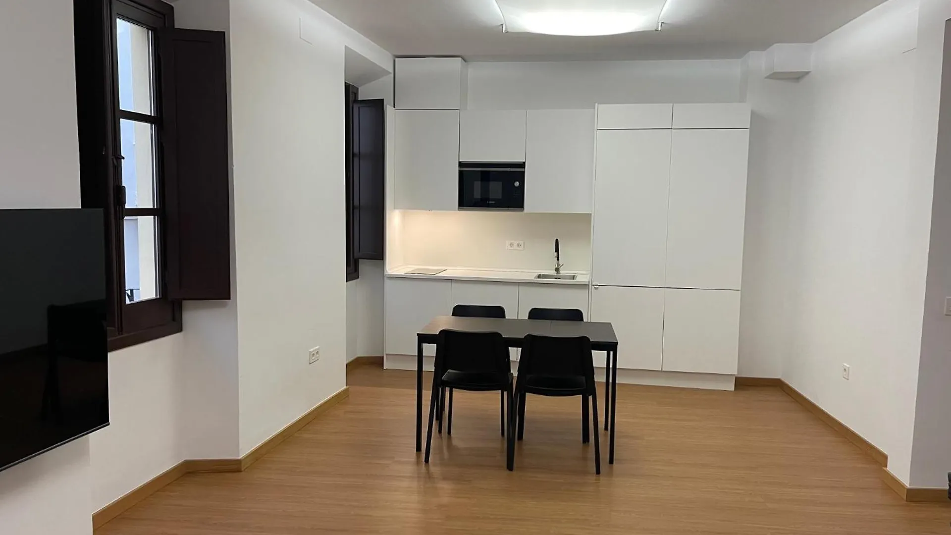 Lejlighed Apartamento Calle Rodrigo De Triana Con Opcion De Parking Sevilla Spanien